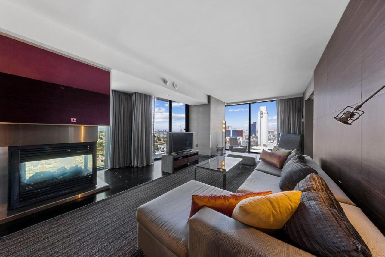 Huge Modern Luxury 17 Floor Panoramic Corner Suite With Open Balcony Лас-Вегас Экстерьер фото