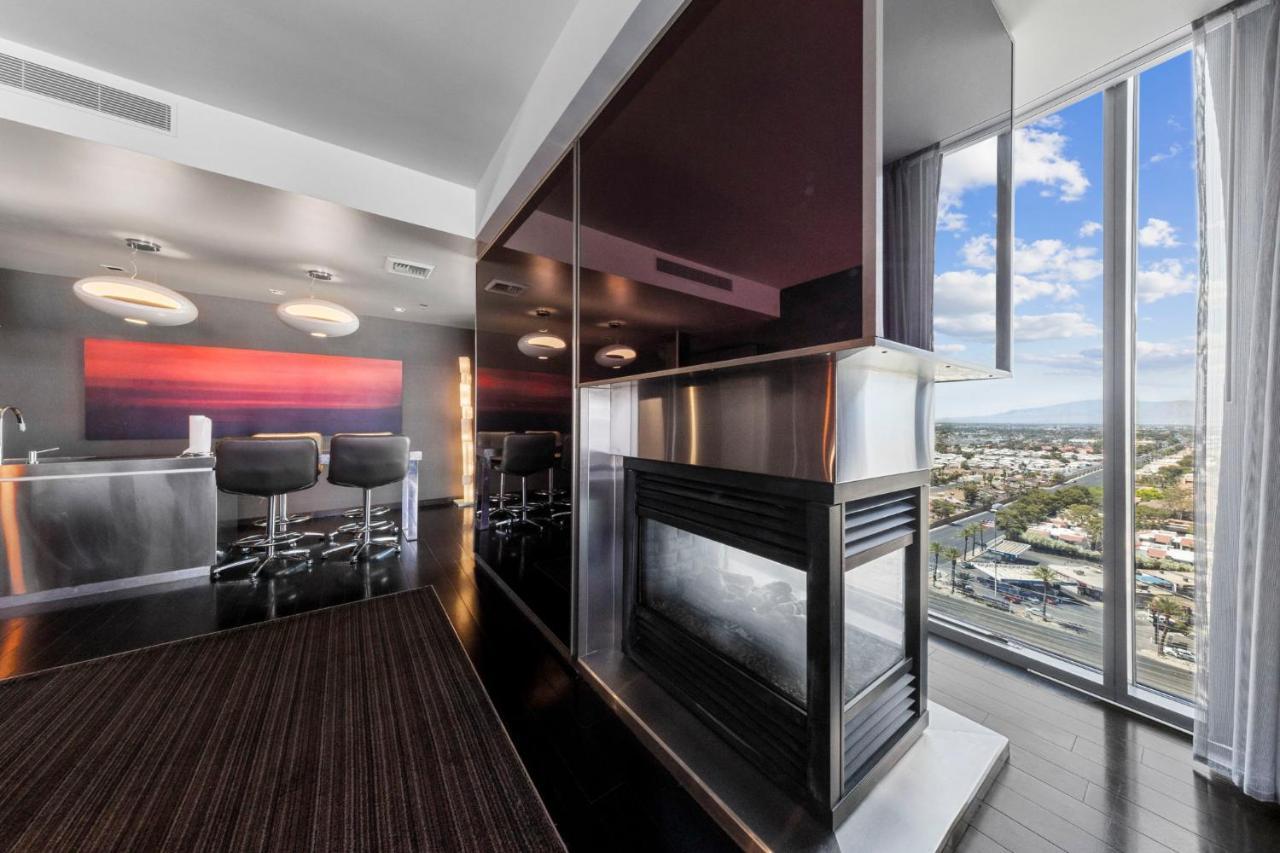Huge Modern Luxury 17 Floor Panoramic Corner Suite With Open Balcony Лас-Вегас Экстерьер фото